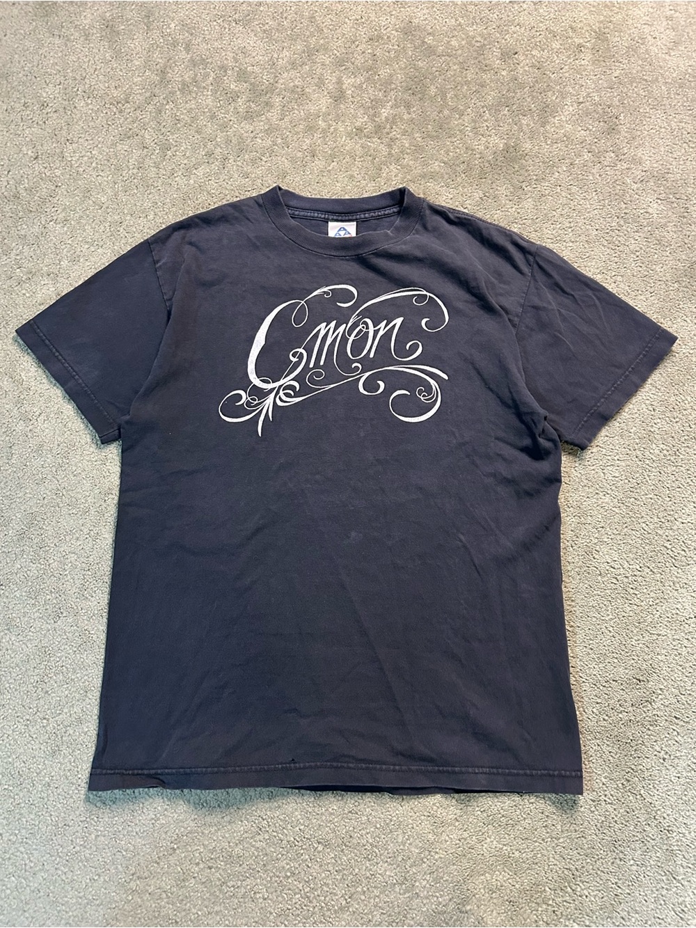 Vintage Cmon Come Taste The Rock Band Music T Shirt Medium Y2K Faded